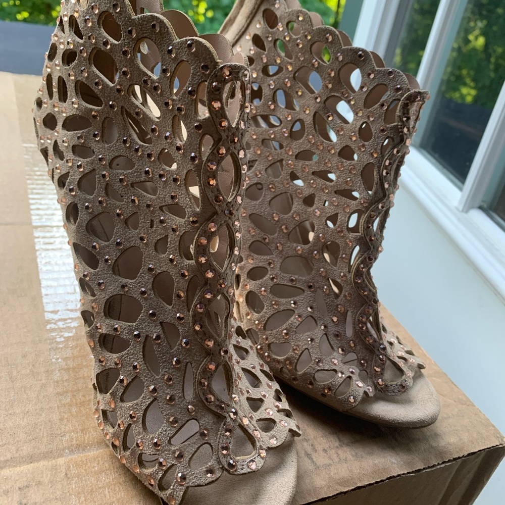 Shoes new never  user